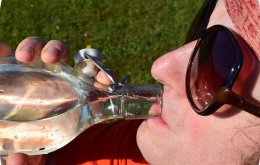 Aussi étonnant que cela puisse paraître, boire trop d’eau en un court laps de temps peut entraîner un empoisonnement ou hyperhydratation.